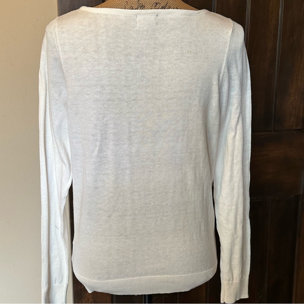 Gorgeous sweater-Never worn! - Picture 3 of 3